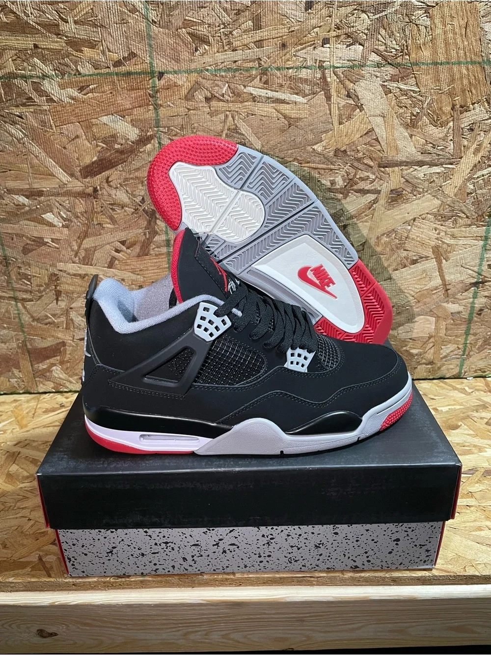 Air Jordan 4 Retro Bred